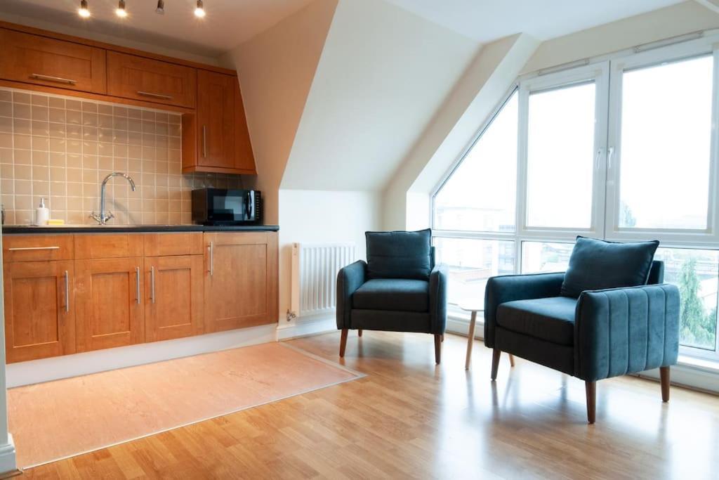 *New* 2-Bed Modern Apartment Burton-upon-Trent Exteriör bild