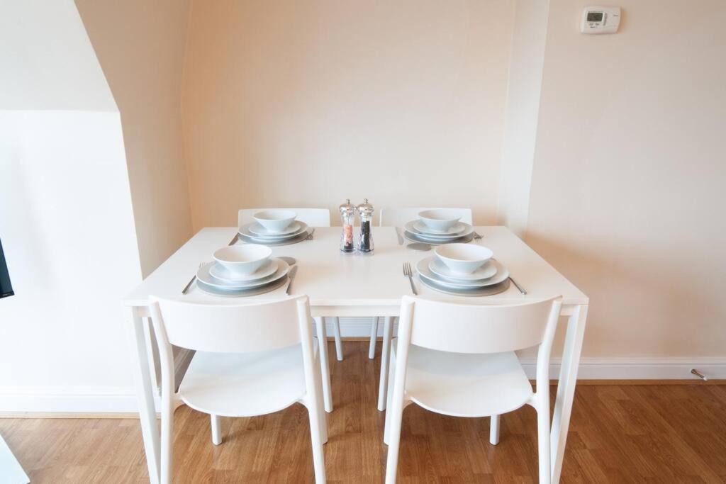 *New* 2-Bed Modern Apartment Burton-upon-Trent Exteriör bild