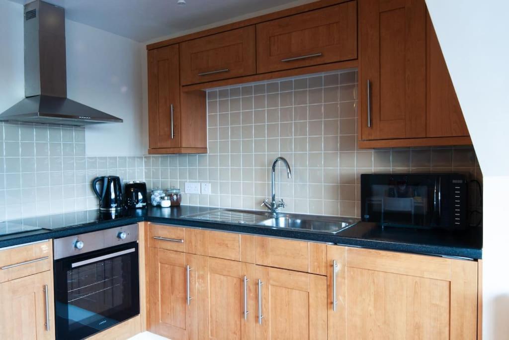 *New* 2-Bed Modern Apartment Burton-upon-Trent Exteriör bild